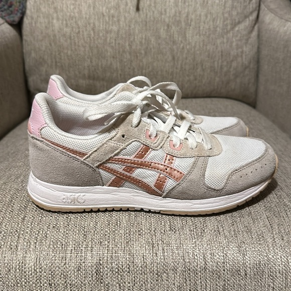 Women’s ASICS Lyte Classic Sneakers Size 6.5 - Picture 1 of 7